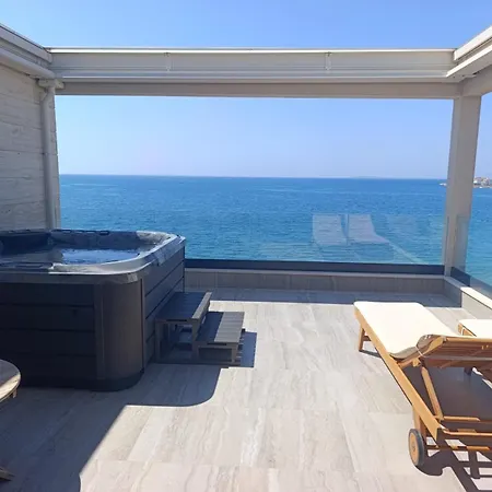 Apartment Beachfront Penthouse Pearl *