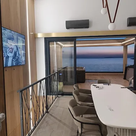 Apartment Beachfront Penthouse Pearl Povljana