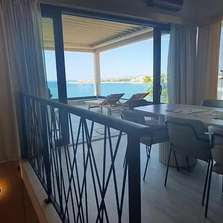 Beachfront Penthouse Pearl * Povljana