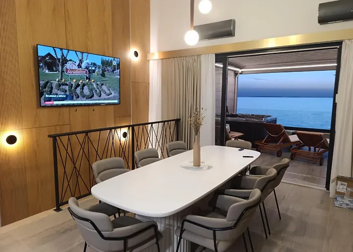 Beachfront Penthouse Pearl