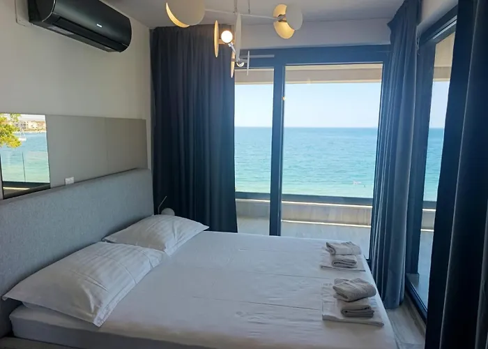 Beachfront Penthouse Pearl *