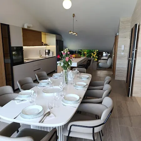 Beachfront Penthouse Pearl Apartamento Povljana