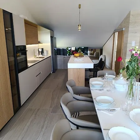 Beachfront Penthouse Pearl Apartamento