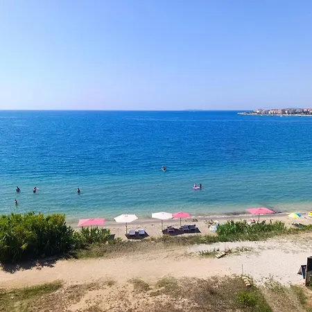 Beachfront Penthouse Pearl Apartamento Povljana
