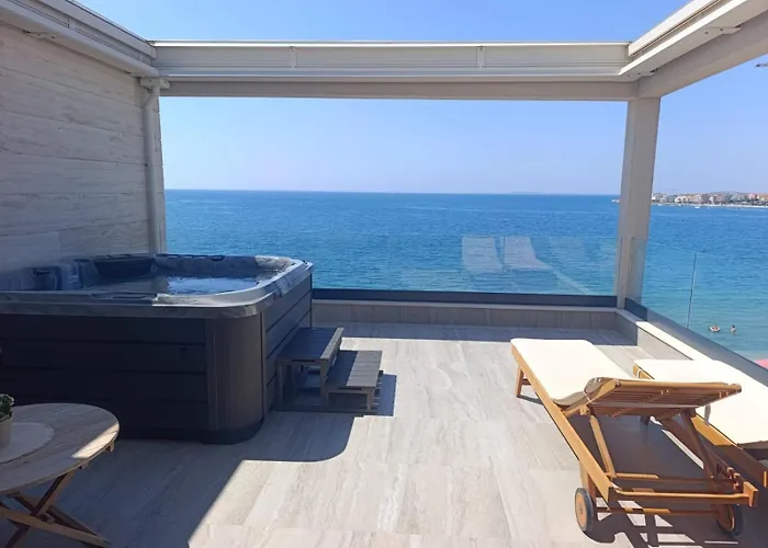 דירה Beachfront Penthouse Pearl *
