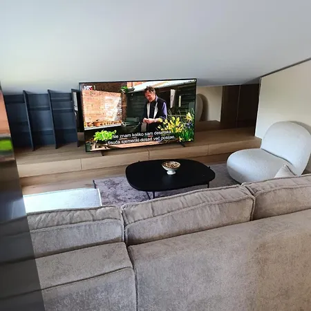 公寓 Beachfront Penthouse Pearl 波弗加纳