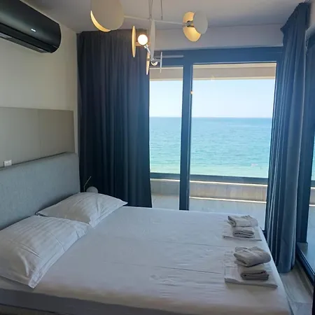 Beachfront Penthouse Pearl *