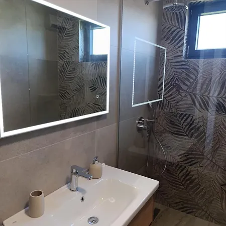 公寓 Beachfront Penthouse Pearl 波弗加纳