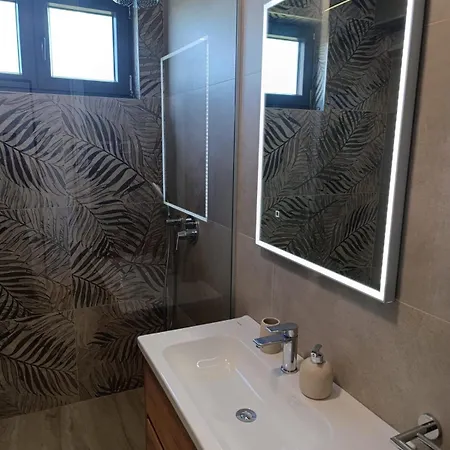 Beachfront Penthouse Pearl * 波弗加纳