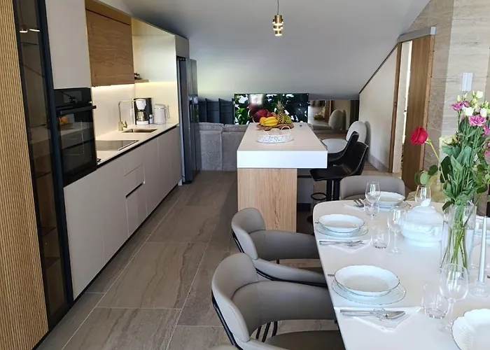 Beachfront Penthouse Pearl شقة