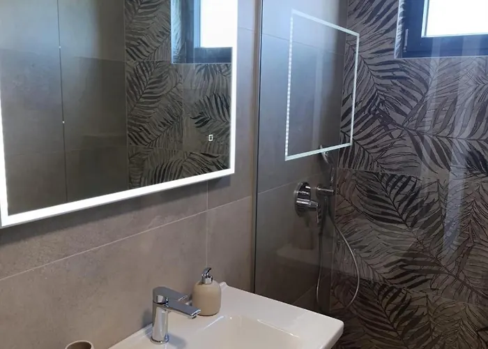 شقة Beachfront Penthouse Pearl بوفليانا