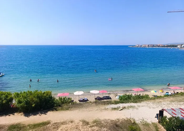 Beachfront Penthouse Pearl شقة بوفليانا